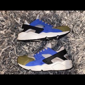 Nike Huarache Women’s size 8 like new condition